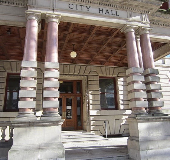 City_Hall,_Portland,_Oregon_in_2012